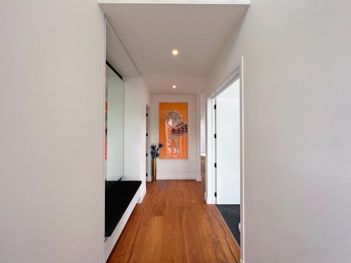 Villa Elegant Beach House In Long Bay Auckland Exterior foto