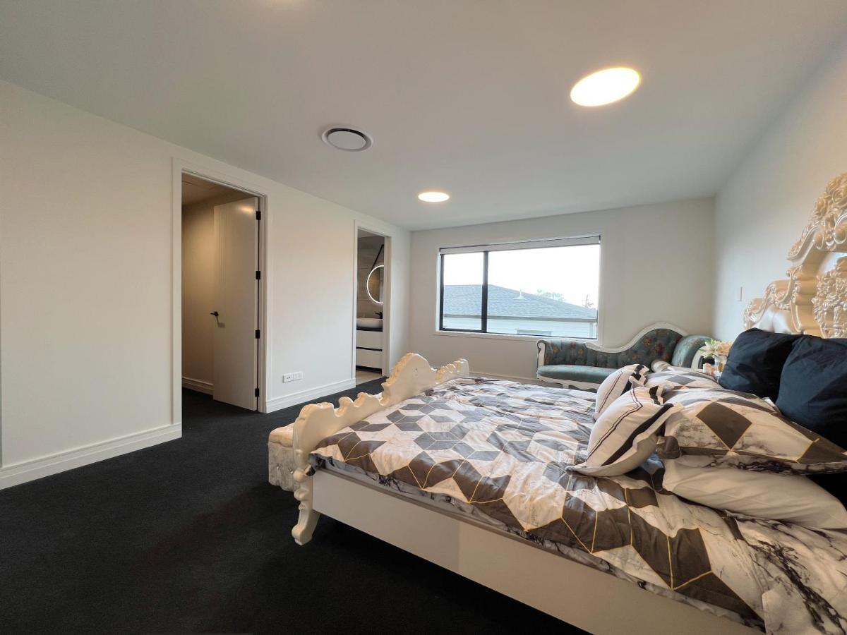 Villa Elegant Beach House In Long Bay Auckland Exterior foto