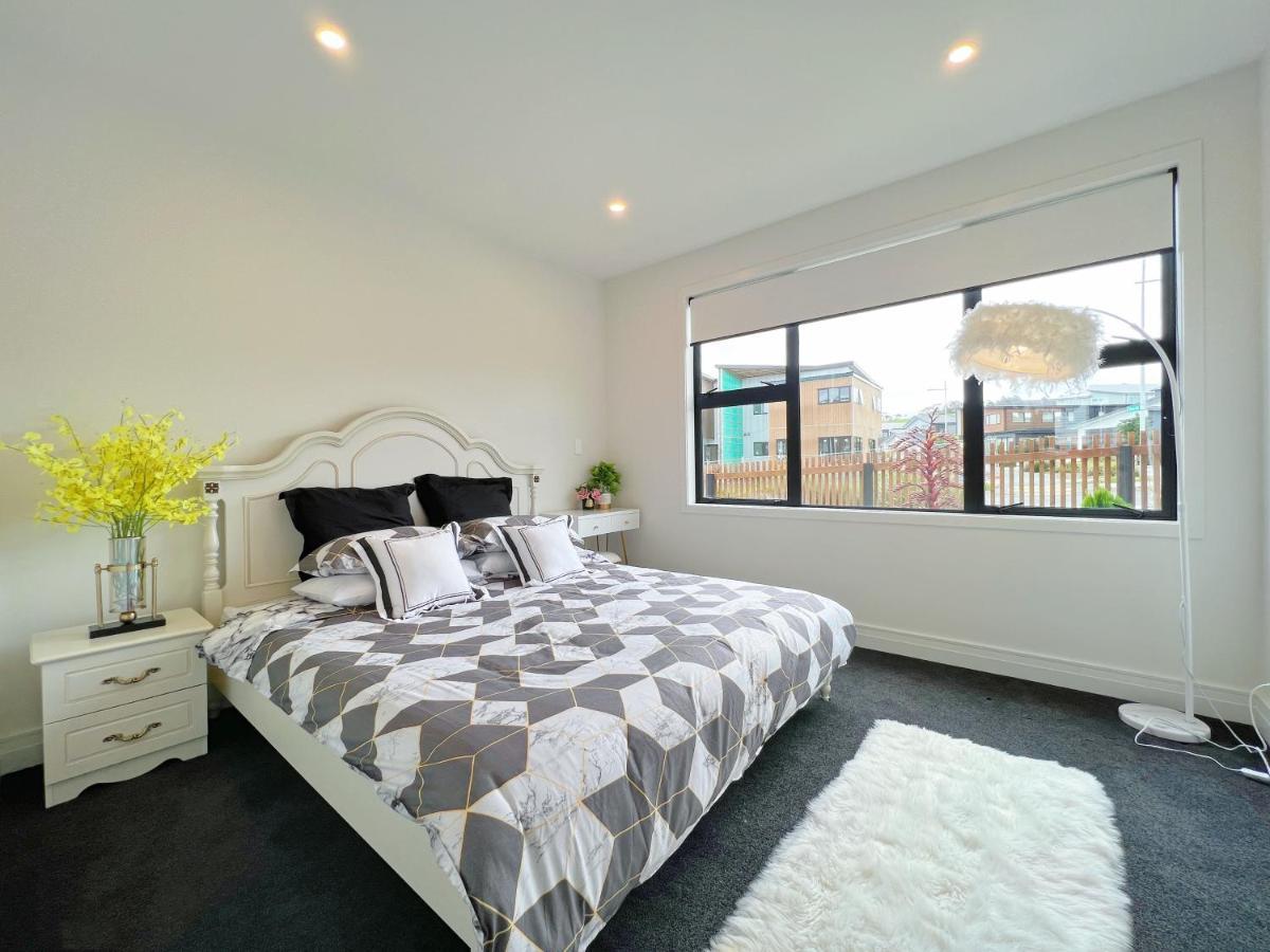 Villa Elegant Beach House In Long Bay Auckland Exterior foto