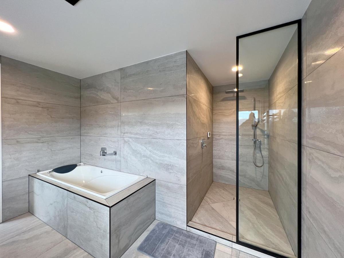 Villa Elegant Beach House In Long Bay Auckland Exterior foto