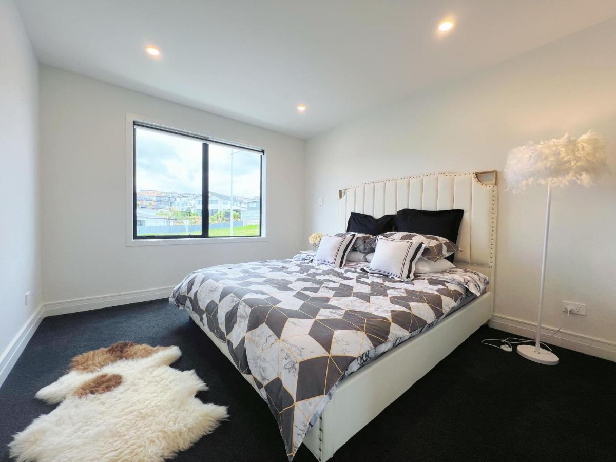 Villa Elegant Beach House In Long Bay Auckland Exterior foto